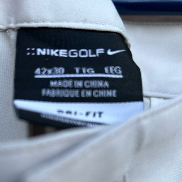 Nike Golf Dri-FIT Pants Size 42x30 Light Khaki Flat Front Moisture Wicking - Picture 7 of 7